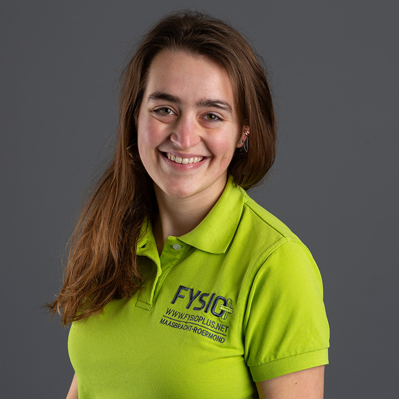Profielfoto van Fenne van Cruchten die in haar groene shirt staat